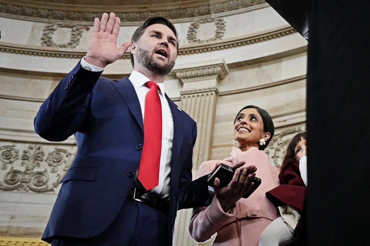 JD Vance u porukama o ratnim planovima: "Mrzim što opet moram spašavati Europu"